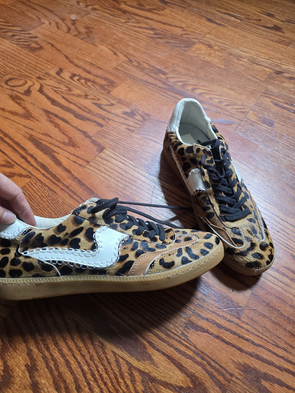Dolce Vita Notice Stitch Leopard Calf Hair Sneakers Women's Size 10 Gum Sole - Picture 9 of 9